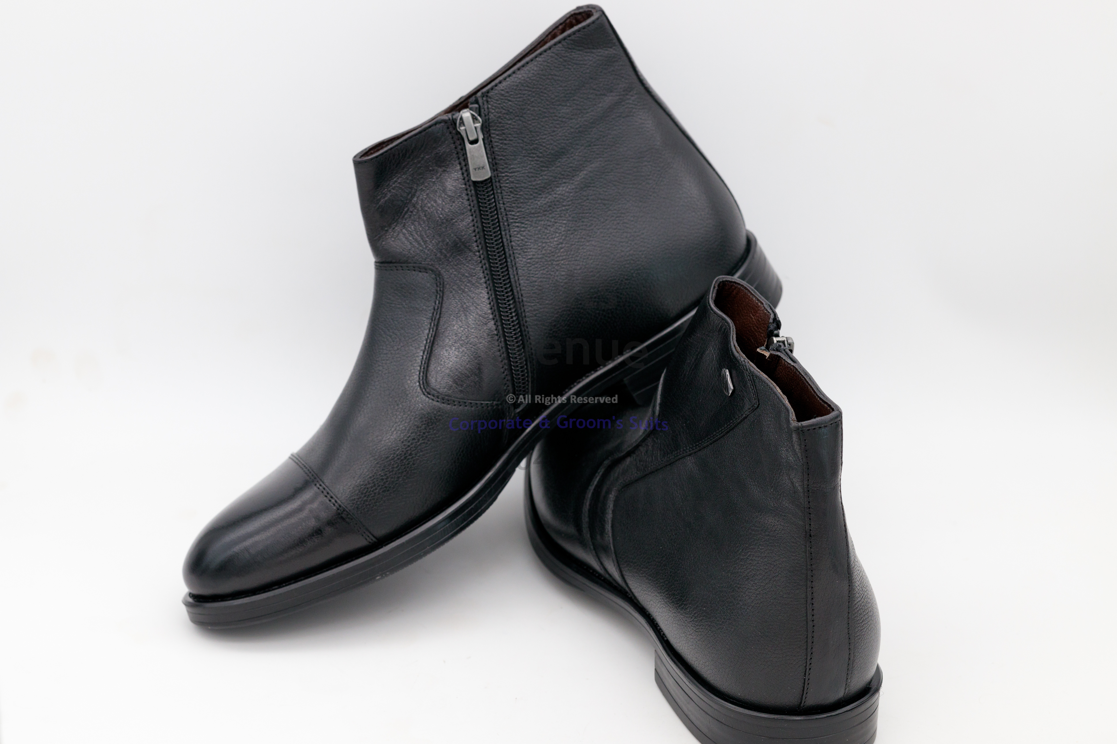 Stylish wingtip leather office shoes with intricate brogue detailing, crafted from 100% leather, suitable for business and smart-casual outfits.