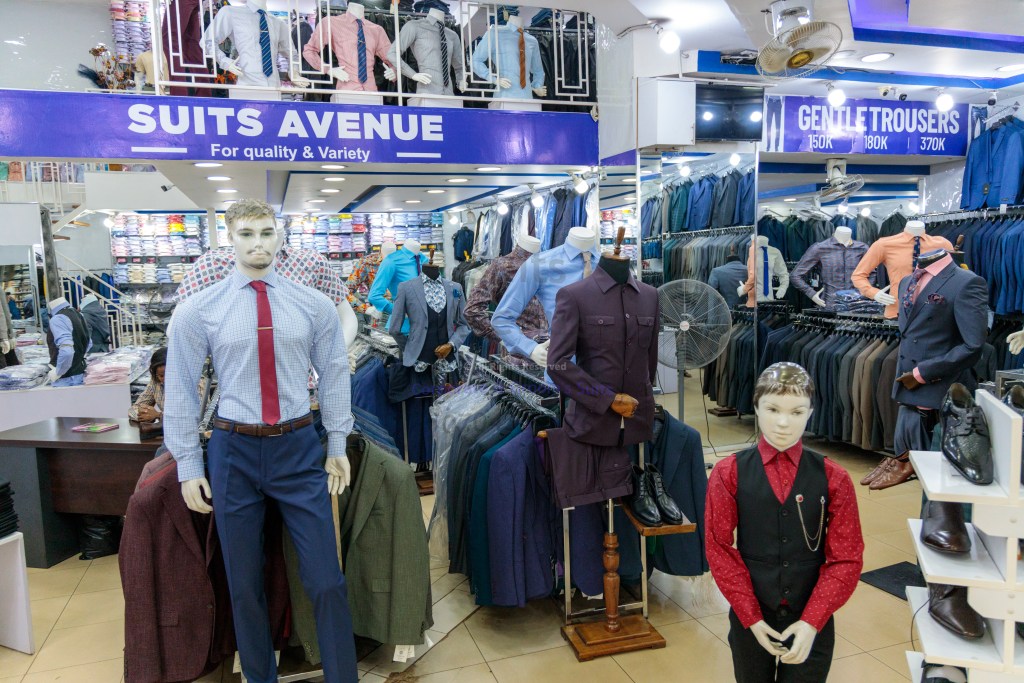 What’s the Difference Between a Tuxedo and a Suit?