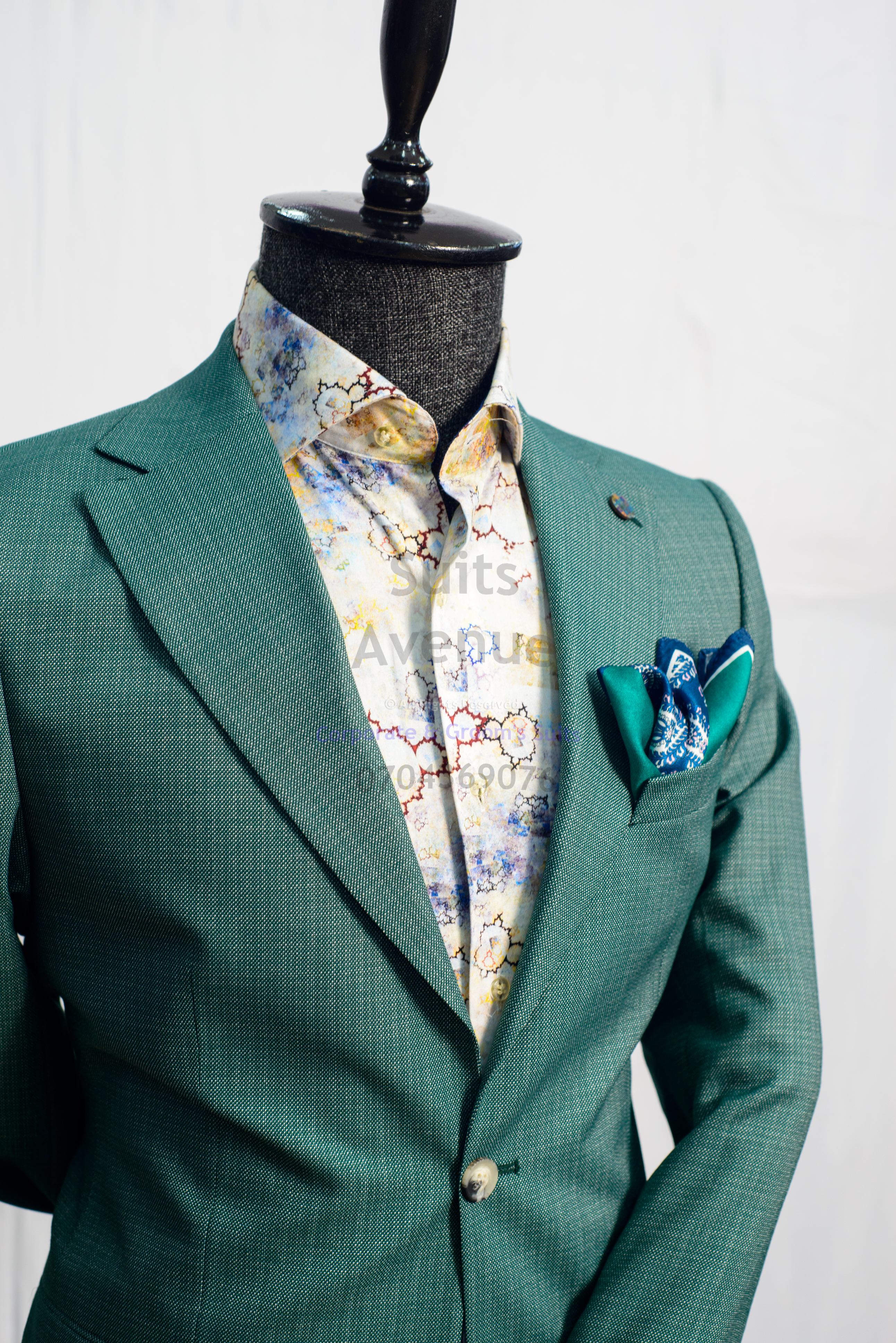 Learn what is the dress code in Uganda and how to wear a blazer for smart-casual life in Kampala, UG, with simple fit and pairing tips. — Part 2