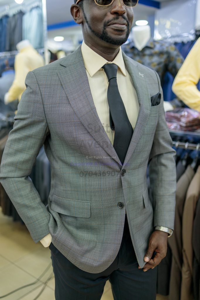 A quality blazer, a well-fitted shirt, and smart trousers let you move from church to lunch or travel without looking overdressed. This post gives simple outfit combinations and clear tips so Kampala professionals keep a sharp, versatile wardrobe with fewer pieces. — Part 3 How to Wear a Blazer on Weekends in Kampala — Practical Guide — Part 3